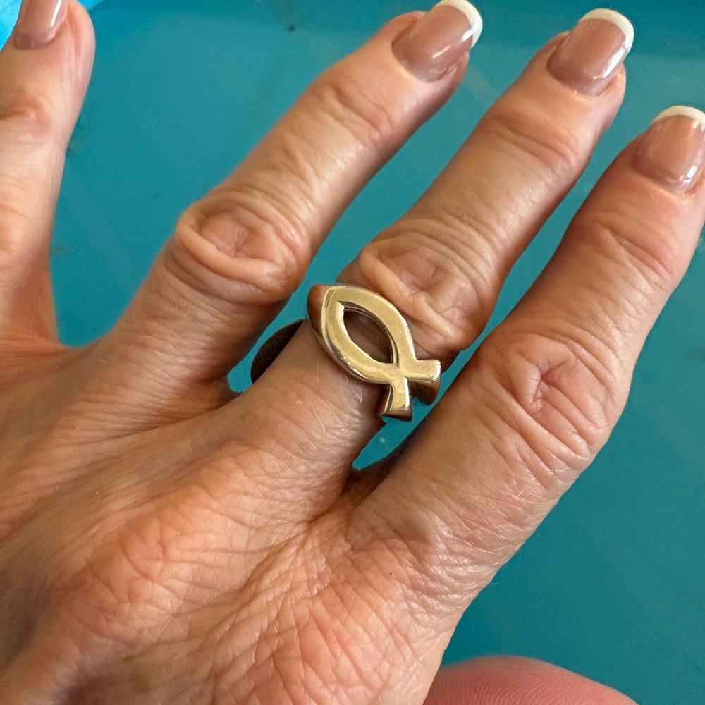 SILVER ICHTHUS FISH RING - Picture 7 of 10
